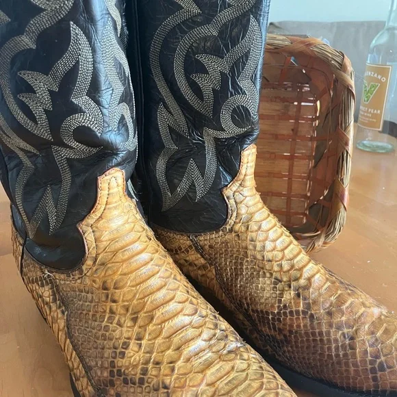 Vintage Tony Lama snakeskin and leather Western Style Boots - Picture 7 of 7